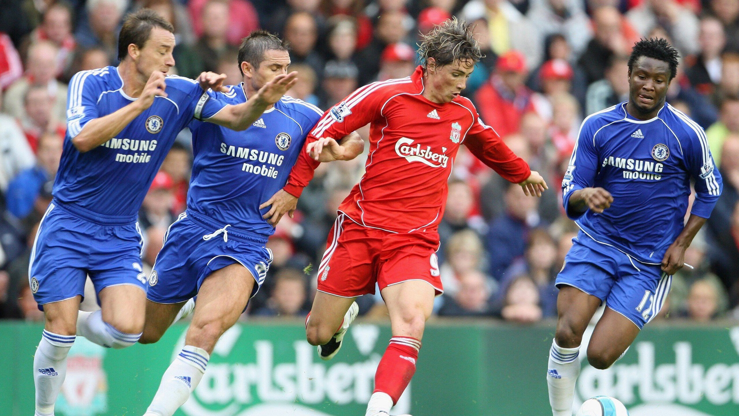 罗马尼亚水球比赛中略显劣势但精神顽强，罗马尼亚手球杯